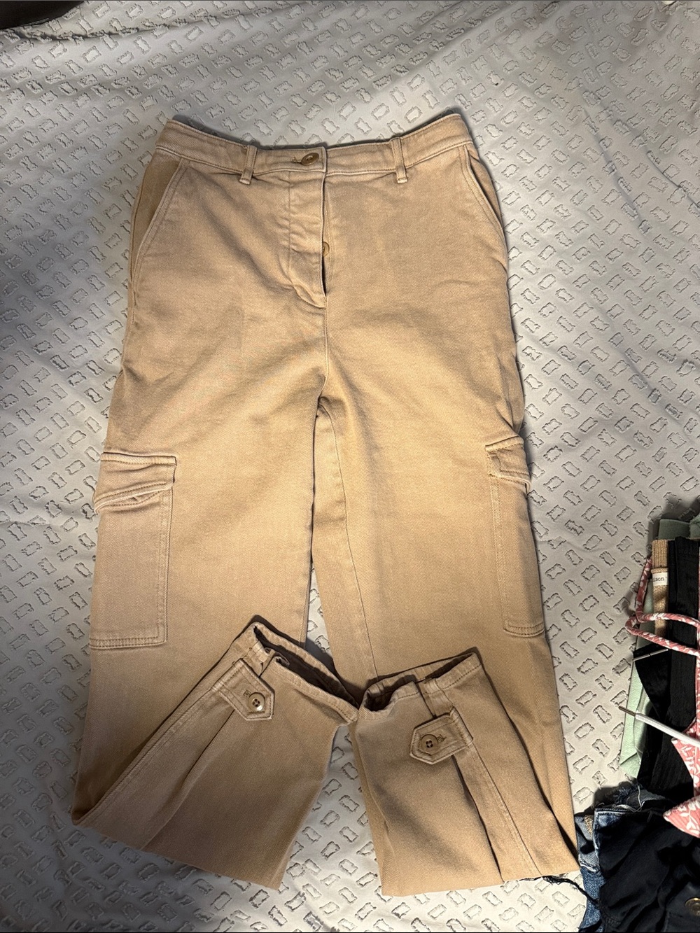Wilfred Tan Cropped Cargo Pants